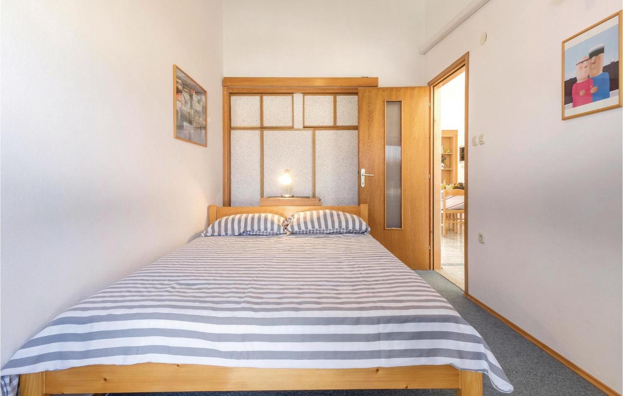 Lovely Apartment In Fazana With House Sea View Δωμάτιο φωτογραφία